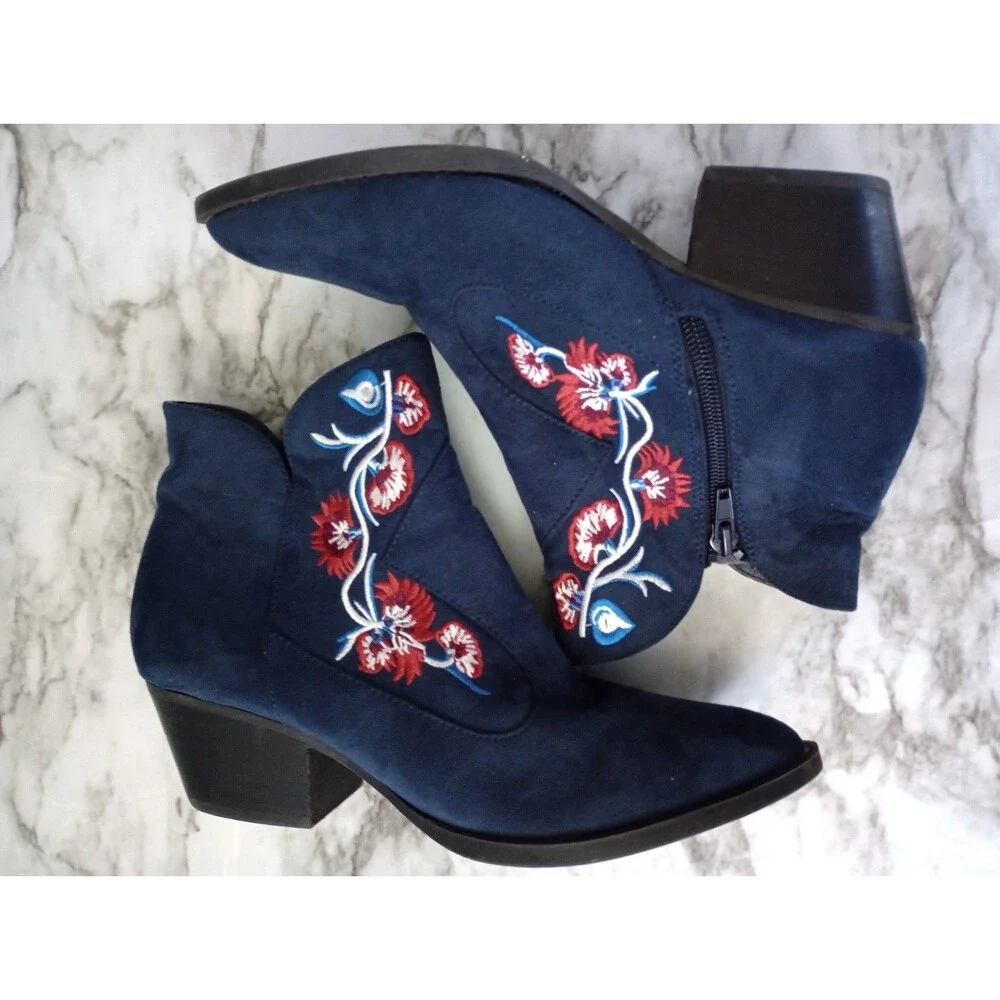 Carlos Santana Navy Embroidered Pointed Toe Ankle Boots Size 7M